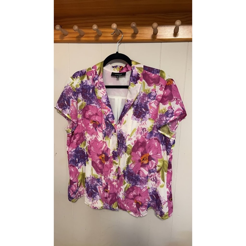 Jones Wear Essentials Floral Short Sleeve Blouse